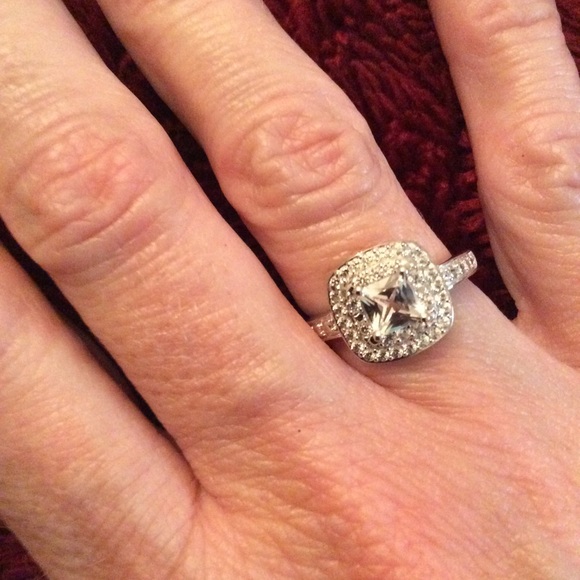 LAST ONE ❤️ Kay Jewelers White Sapphire Ring - Picture 5 of 7